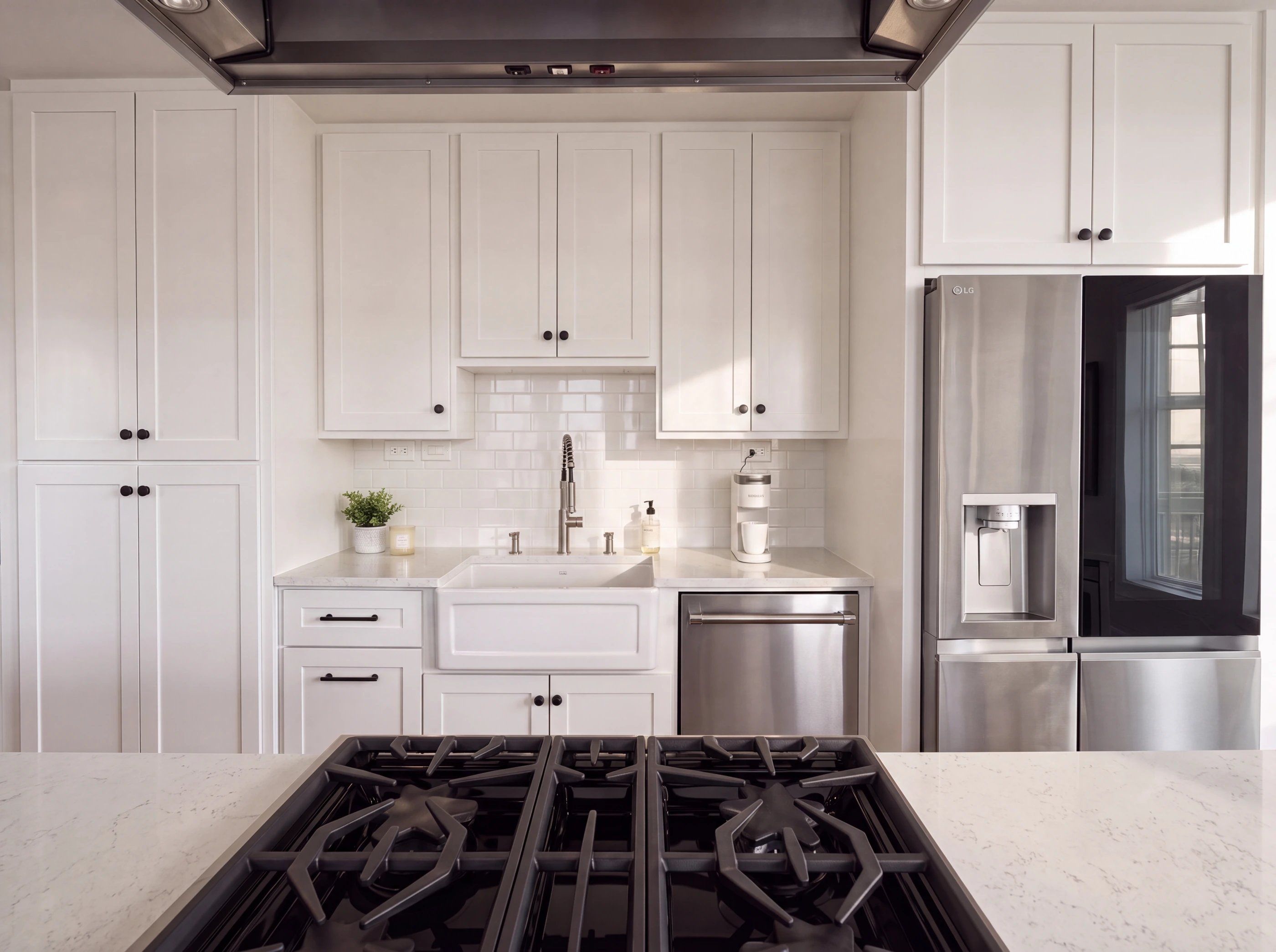 Kitchen, alternate angle